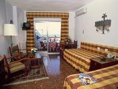 Habitaciones Bajondillo ตอร์เรโมลิโนส ภายนอก รูปภาพ